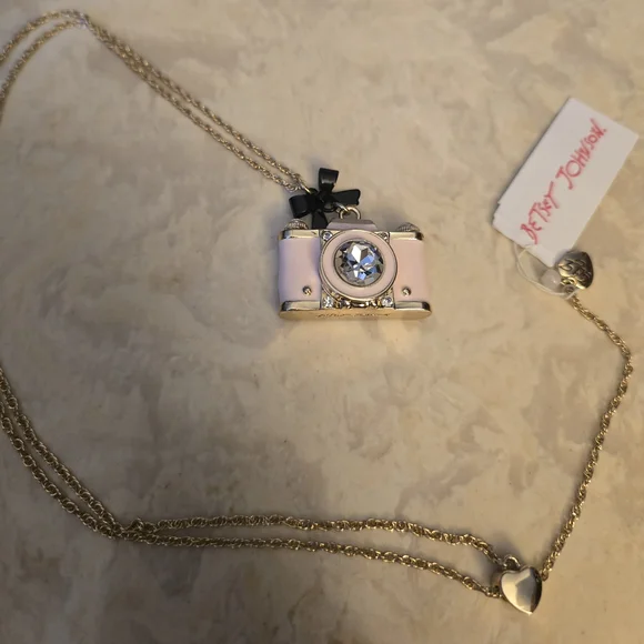 Betsey Johnson Pink Camera Pendant Necklace with Black Bow NWT! Rare! - Picture 16 of 16